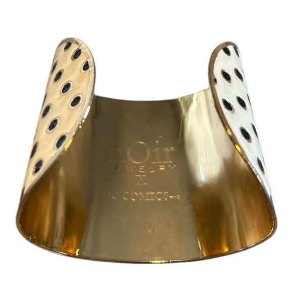 nOir x DC COMICS Bracelet NEW - Picture 2 of 3